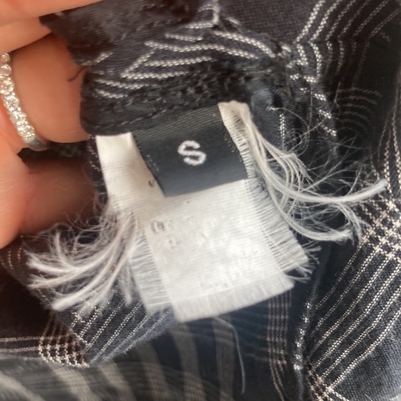 TOME New York check flutter sleeve henley blouse - Picture 7 of 14